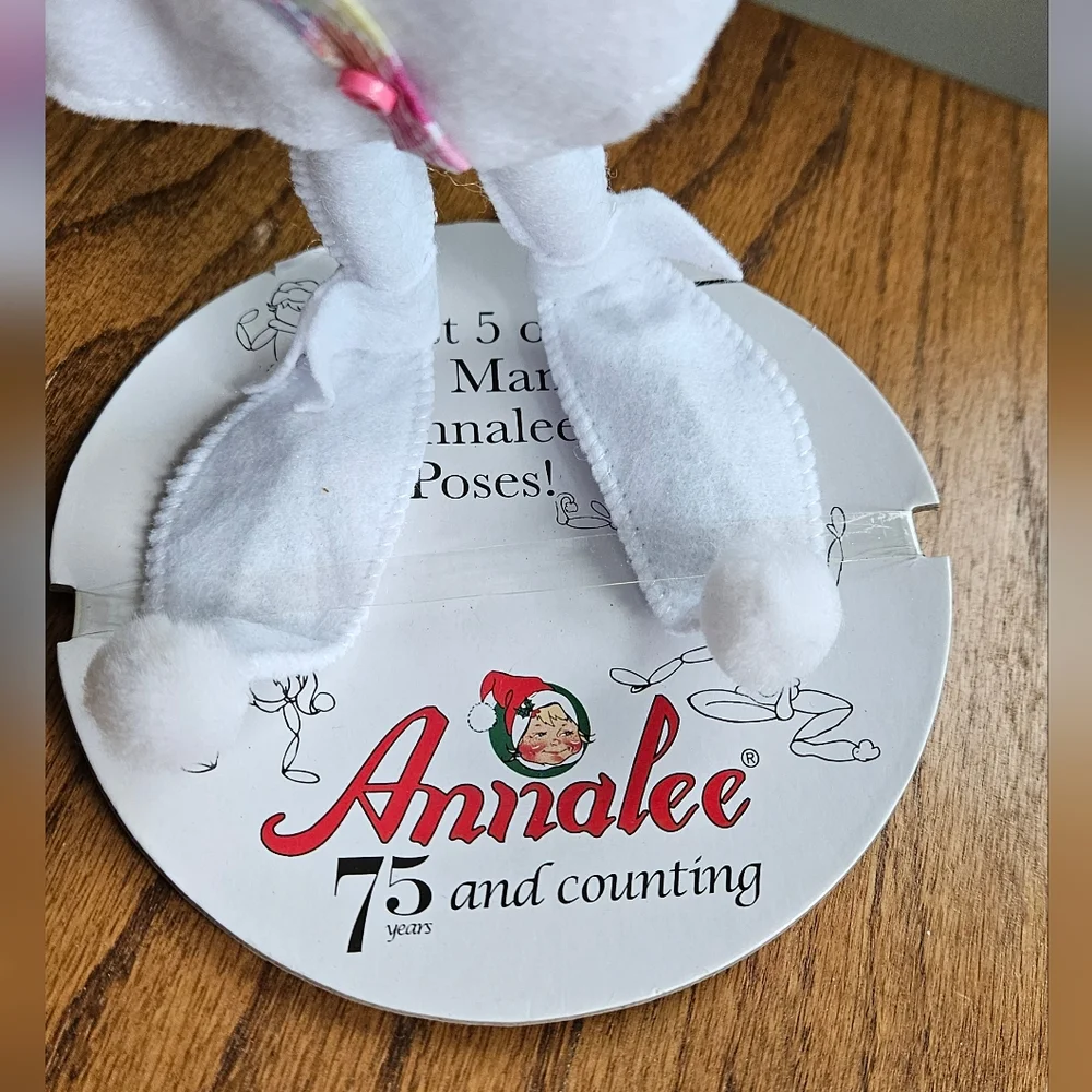 NEW Annalee 12